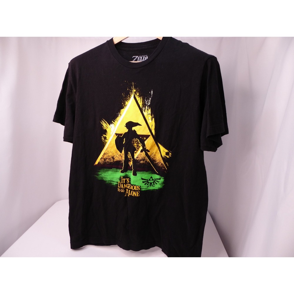 The Legend of Zelda "It's Dangerous To Go Alone" 100% Cotton TShirt Large